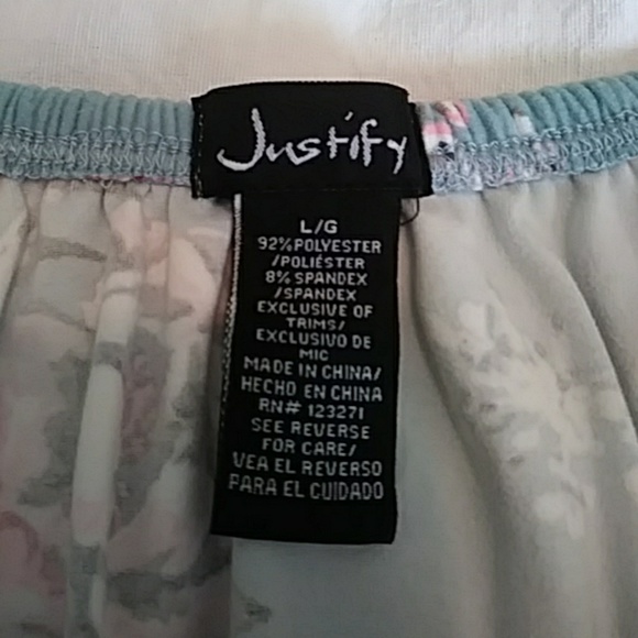 Off Shoulder Floral Print Romper - Picture 3 of 7